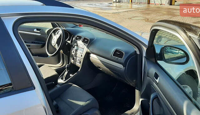 Серый Фольксваген Гольф, объемом двигателя 1.6 л и пробегом 230 тыс. км за 8500 $, фото 3 на Automoto.ua