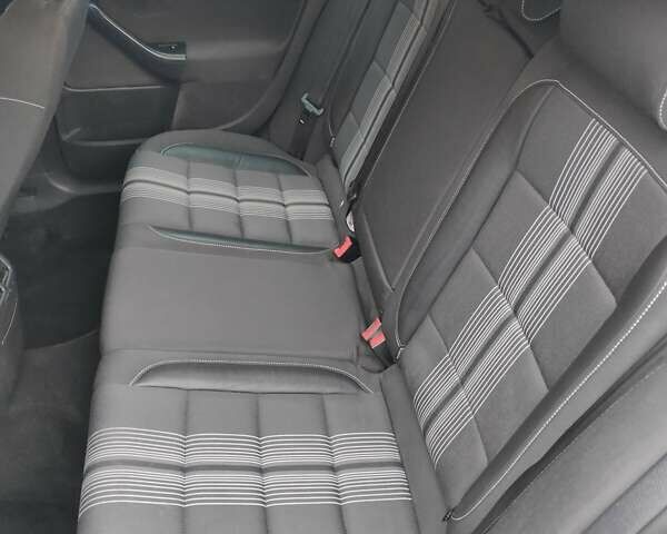 Серый Фольксваген Гольф, объемом двигателя 1.6 л и пробегом 280 тыс. км за 8200 $, фото 4 на Automoto.ua