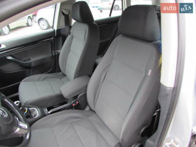 Серый Фольксваген Гольф, объемом двигателя 1.2 л и пробегом 200 тыс. км за 8400 $, фото 8 на Automoto.ua