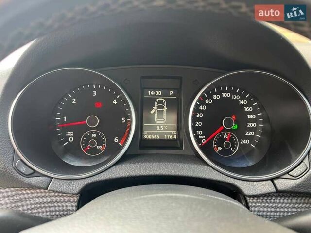 Серый Фольксваген Гольф, объемом двигателя 1.97 л и пробегом 300 тыс. км за 9200 $, фото 14 на Automoto.ua