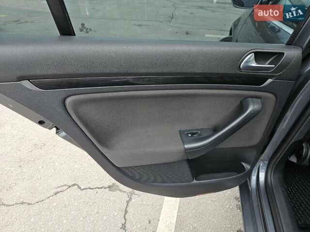 Серый Фольксваген Гольф, объемом двигателя 1.39 л и пробегом 266 тыс. км за 9000 $, фото 38 на Automoto.ua