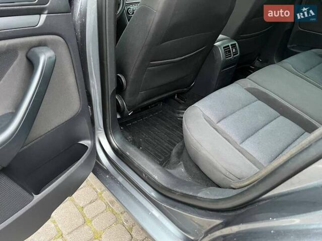 Серый Фольксваген Гольф, объемом двигателя 1.97 л и пробегом 302 тыс. км за 9000 $, фото 27 на Automoto.ua