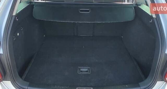 Серый Фольксваген Гольф, объемом двигателя 1.6 л и пробегом 257 тыс. км за 8000 $, фото 51 на Automoto.ua