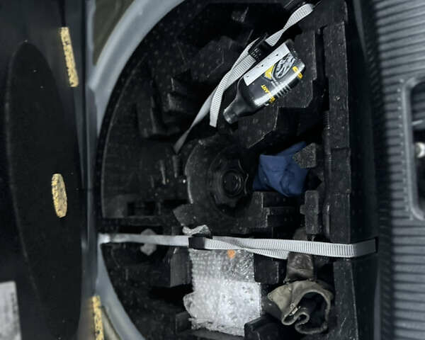 Сірий Фольксваген Гольф, об'ємом двигуна 2 л та пробігом 240 тис. км за 10850 $, фото 24 на Automoto.ua