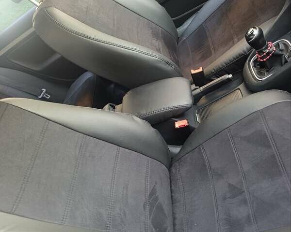 Сірий Фольксваген Гольф, об'ємом двигуна 1.6 л та пробігом 280 тис. км за 7600 $, фото 4 на Automoto.ua