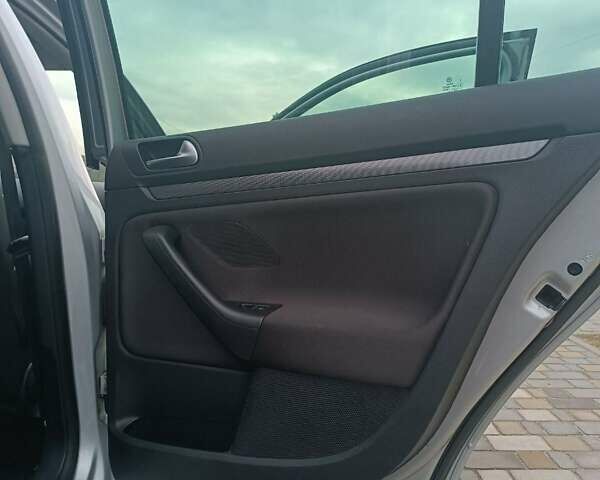 Серый Фольксваген Гольф, объемом двигателя 1.97 л и пробегом 225 тыс. км за 8400 $, фото 31 на Automoto.ua