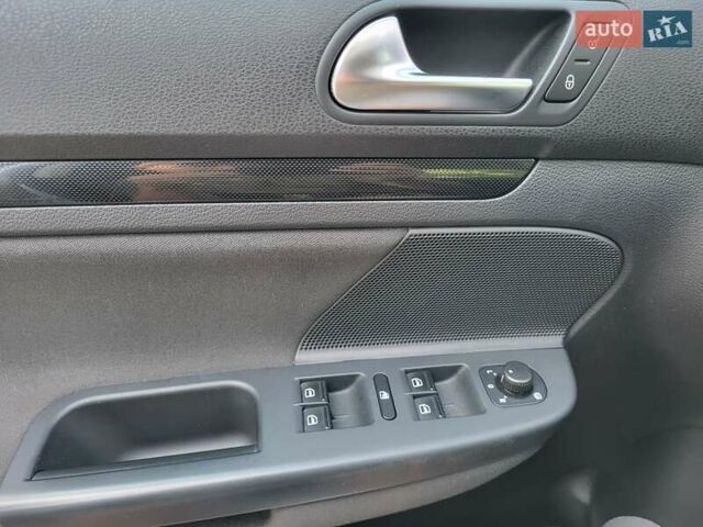 Серый Фольксваген Гольф, объемом двигателя 1.4 л и пробегом 202 тыс. км за 7800 $, фото 25 на Automoto.ua