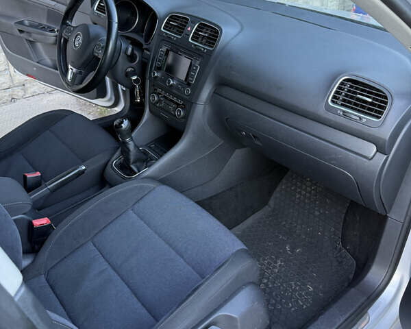 Серый Фольксваген Гольф, объемом двигателя 1.6 л и пробегом 270 тыс. км за 8500 $, фото 8 на Automoto.ua