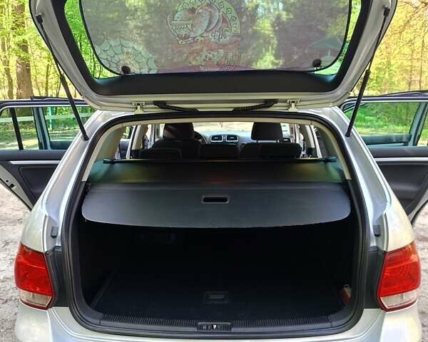 Серый Фольксваген Гольф, объемом двигателя 1.6 л и пробегом 233 тыс. км за 8800 $, фото 8 на Automoto.ua