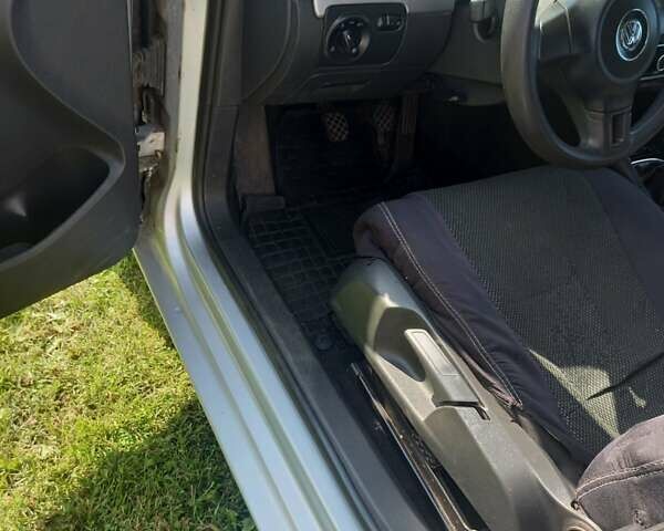 Серый Фольксваген Гольф, объемом двигателя 1.6 л и пробегом 198 тыс. км за 7100 $, фото 23 на Automoto.ua