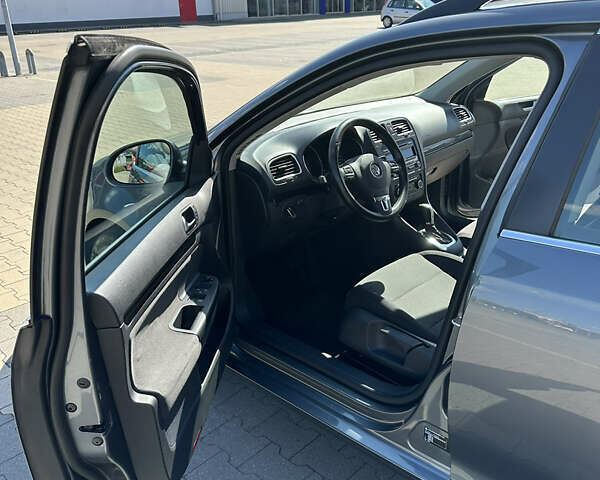 Серый Фольксваген Гольф, объемом двигателя 1.6 л и пробегом 234 тыс. км за 9500 $, фото 9 на Automoto.ua