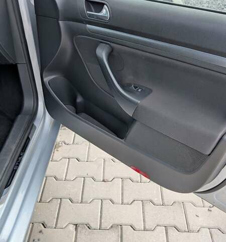 Серый Фольксваген Гольф, объемом двигателя 1.6 л и пробегом 184 тыс. км за 7750 $, фото 11 на Automoto.ua