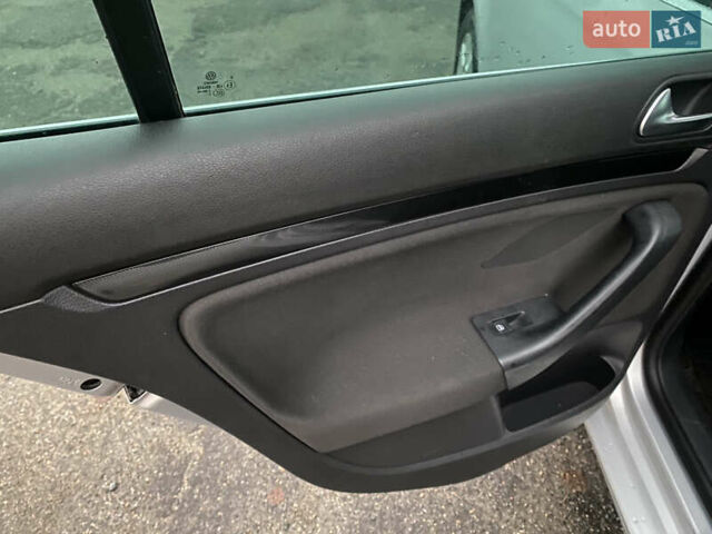 Серый Фольксваген Гольф, объемом двигателя 1.6 л и пробегом 240 тыс. км за 8350 $, фото 15 на Automoto.ua