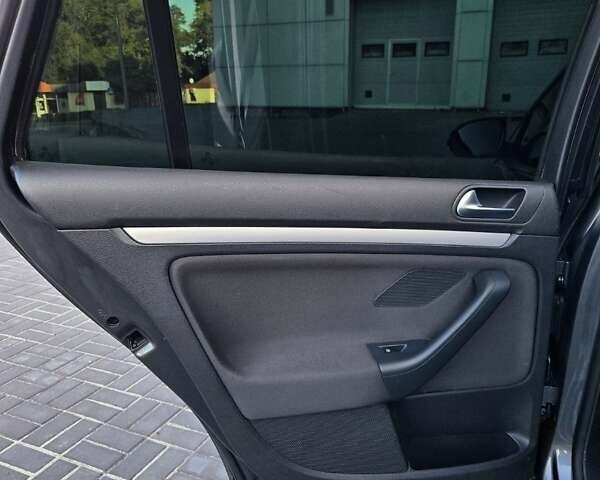 Сірий Фольксваген Гольф, об'ємом двигуна 1.39 л та пробігом 208 тис. км за 7999 $, фото 49 на Automoto.ua