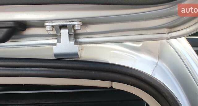 Серый Фольксваген Гольф, объемом двигателя 1.6 л и пробегом 257 тыс. км за 8000 $, фото 53 на Automoto.ua