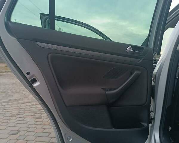 Серый Фольксваген Гольф, объемом двигателя 1.97 л и пробегом 225 тыс. км за 8400 $, фото 33 на Automoto.ua