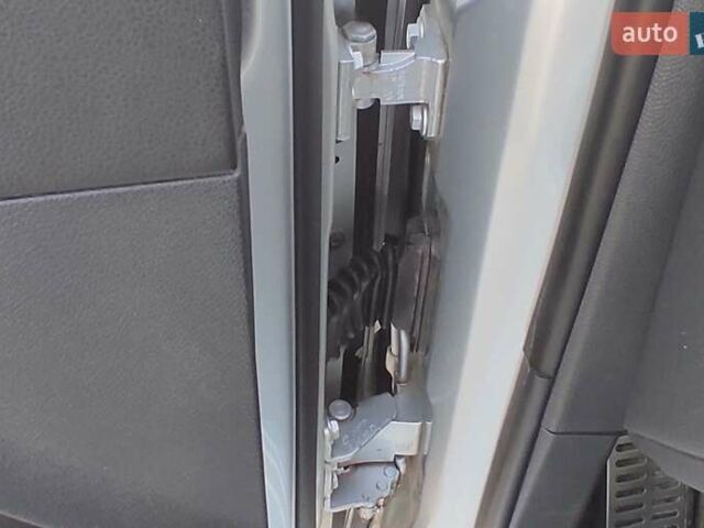 Серый Фольксваген Гольф, объемом двигателя 1.6 л и пробегом 257 тыс. км за 8000 $, фото 36 на Automoto.ua