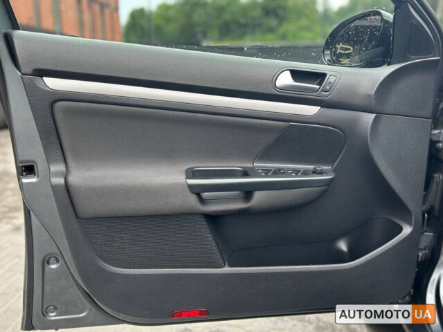 Серый Фольксваген Гольф, объемом двигателя 1.9 л и пробегом 168 тыс. км за 10700 $, фото 5 на Automoto.ua