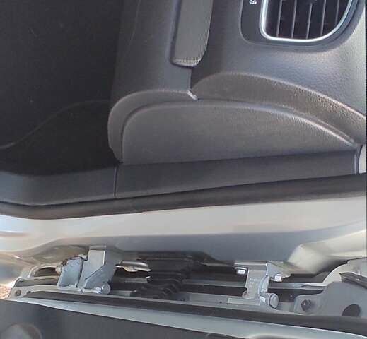 Серый Фольксваген Гольф, объемом двигателя 1.6 л и пробегом 257 тыс. км за 8000 $, фото 35 на Automoto.ua