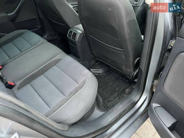 Серый Фольксваген Гольф, объемом двигателя 1.97 л и пробегом 302 тыс. км за 9000 $, фото 30 на Automoto.ua