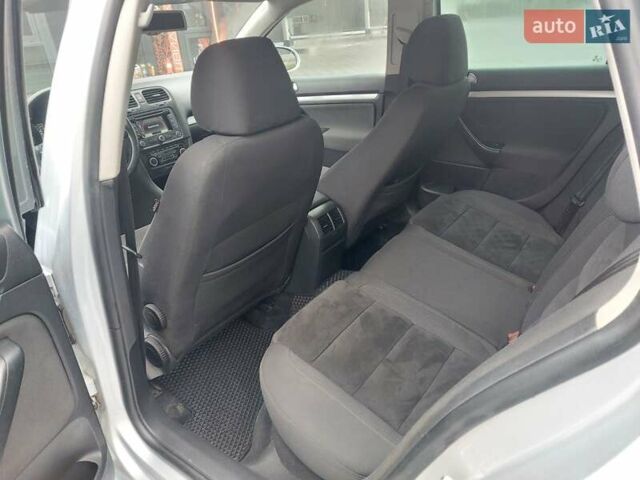 Серый Фольксваген Гольф, объемом двигателя 1.6 л и пробегом 267 тыс. км за 9400 $, фото 8 на Automoto.ua