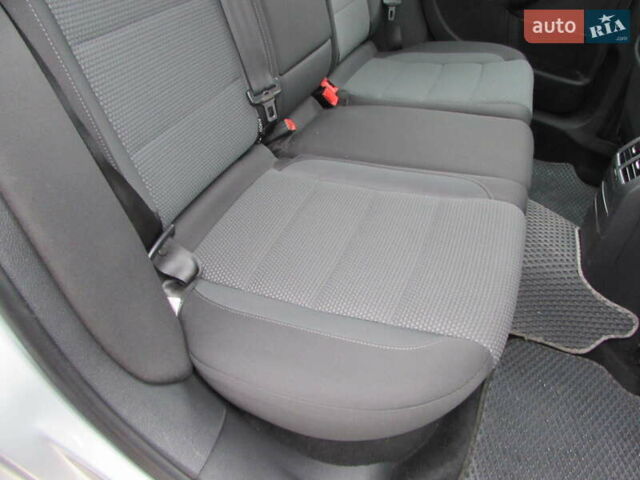 Серый Фольксваген Гольф, объемом двигателя 1.2 л и пробегом 200 тыс. км за 8400 $, фото 16 на Automoto.ua