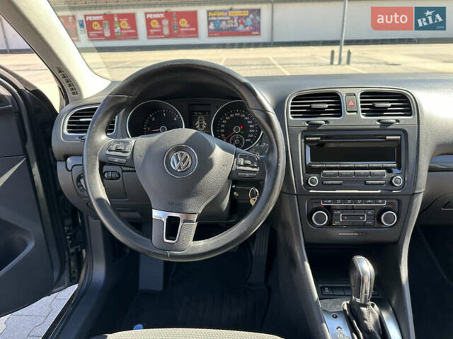 Серый Фольксваген Гольф, объемом двигателя 1.6 л и пробегом 234 тыс. км за 9500 $, фото 12 на Automoto.ua