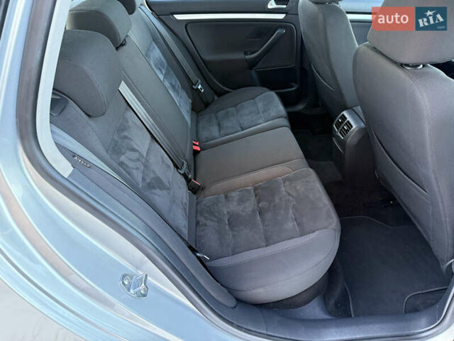 Сірий Фольксваген Гольф, об'ємом двигуна 1.4 л та пробігом 205 тис. км за 7800 $, фото 31 на Automoto.ua