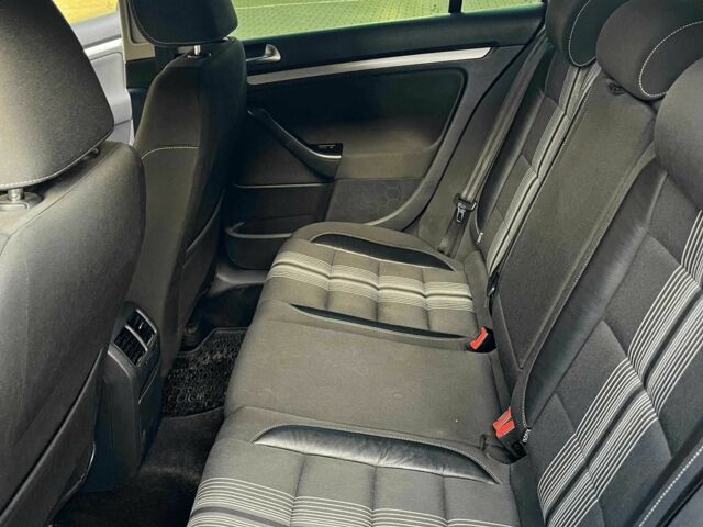 Серый Фольксваген Гольф, объемом двигателя 1.6 л и пробегом 263 тыс. км за 7350 $, фото 3 на Automoto.ua