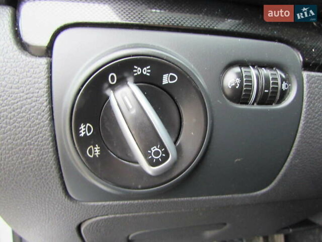 Серый Фольксваген Гольф, объемом двигателя 1.2 л и пробегом 200 тыс. км за 8400 $, фото 22 на Automoto.ua