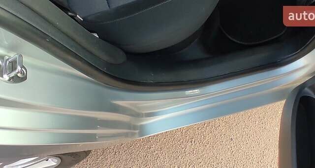 Серый Фольксваген Гольф, объемом двигателя 1.6 л и пробегом 257 тыс. км за 8000 $, фото 41 на Automoto.ua