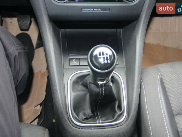 Серый Фольксваген Гольф, объемом двигателя 2 л и пробегом 175 тыс. км за 11990 $, фото 90 на Automoto.ua