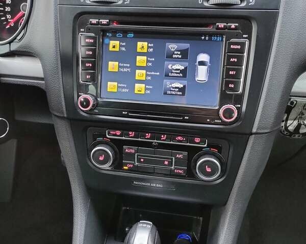 Серый Фольксваген Гольф, объемом двигателя 1.6 л и пробегом 280 тыс. км за 8200 $, фото 10 на Automoto.ua