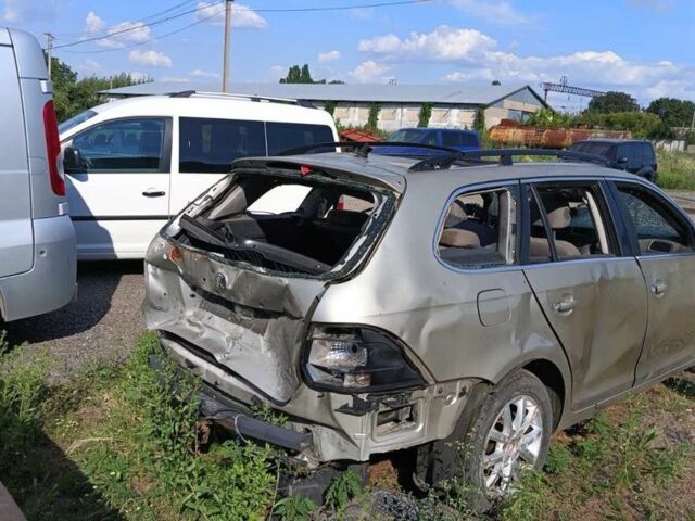 Серый Фольксваген Гольф, объемом двигателя 1.6 л и пробегом 180 тыс. км за 3000 $, фото 8 на Automoto.ua