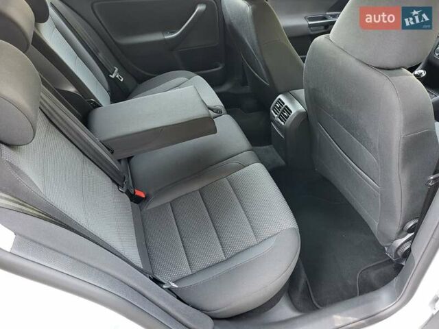 Серый Фольксваген Гольф, объемом двигателя 1.4 л и пробегом 202 тыс. км за 7800 $, фото 19 на Automoto.ua