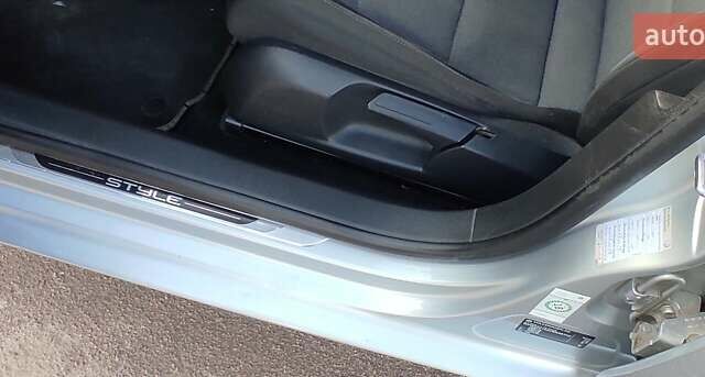 Серый Фольксваген Гольф, объемом двигателя 1.6 л и пробегом 257 тыс. км за 8000 $, фото 39 на Automoto.ua