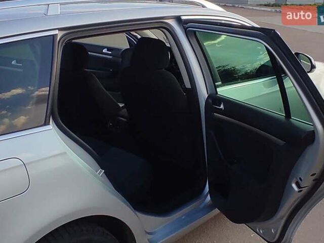 Серый Фольксваген Гольф, объемом двигателя 1.6 л и пробегом 257 тыс. км за 8000 $, фото 48 на Automoto.ua