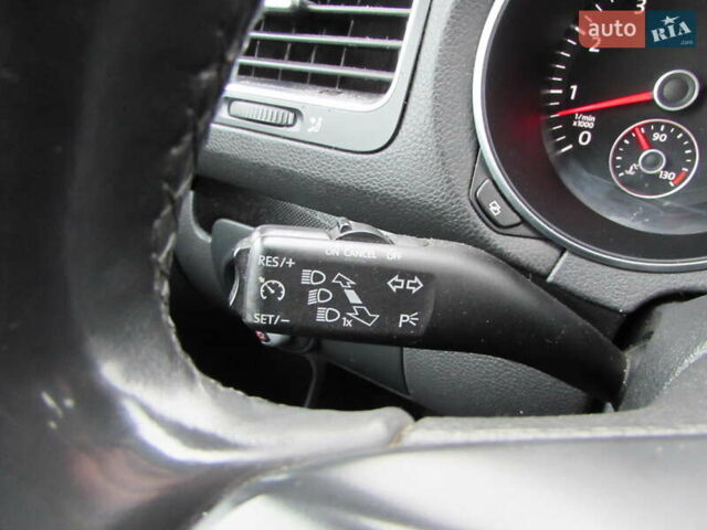 Серый Фольксваген Гольф, объемом двигателя 1.2 л и пробегом 200 тыс. км за 8400 $, фото 23 на Automoto.ua