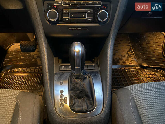 Серый Фольксваген Гольф, объемом двигателя 1.6 л и пробегом 240 тыс. км за 8350 $, фото 17 на Automoto.ua