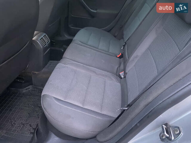 Серый Фольксваген Гольф, объемом двигателя 1.6 л и пробегом 240 тыс. км за 8350 $, фото 14 на Automoto.ua