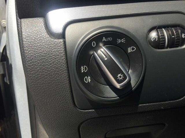 Серый Фольксваген Гольф, объемом двигателя 1.6 л и пробегом 260 тыс. км за 7800 $, фото 6 на Automoto.ua