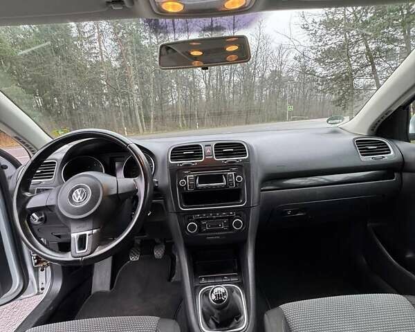 Серый Фольксваген Гольф, объемом двигателя 1.4 л и пробегом 198 тыс. км за 6300 $, фото 16 на Automoto.ua