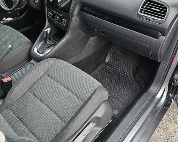 Серый Фольксваген Гольф, объемом двигателя 1.39 л и пробегом 266 тыс. км за 9000 $, фото 23 на Automoto.ua