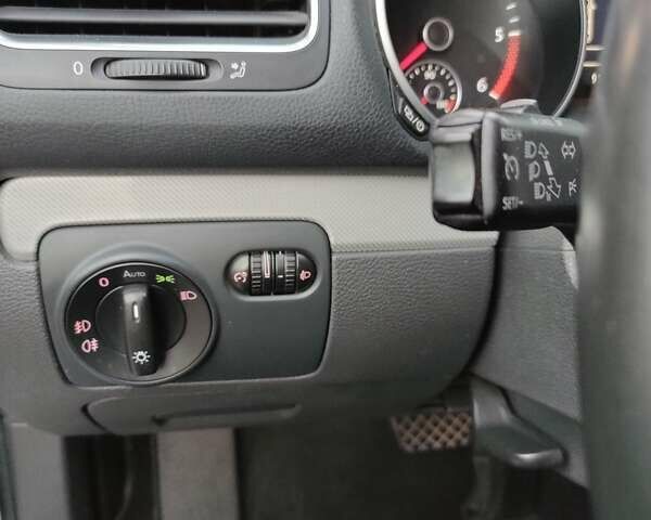 Серый Фольксваген Гольф, объемом двигателя 1.6 л и пробегом 280 тыс. км за 8200 $, фото 3 на Automoto.ua