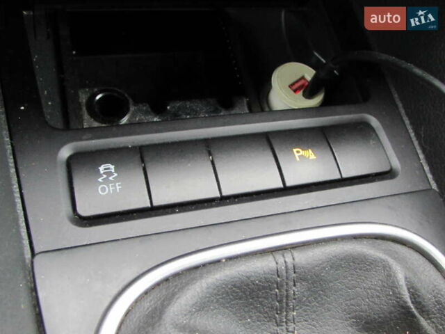 Серый Фольксваген Гольф, объемом двигателя 1.2 л и пробегом 200 тыс. км за 8400 $, фото 26 на Automoto.ua