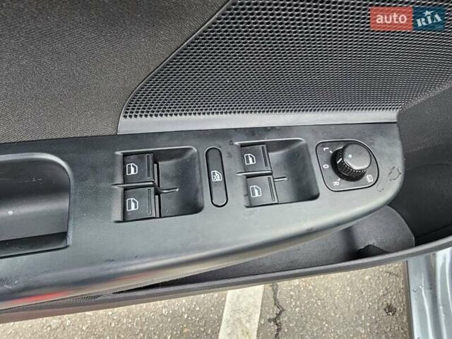 Серый Фольксваген Гольф, объемом двигателя 1.39 л и пробегом 266 тыс. км за 9000 $, фото 35 на Automoto.ua