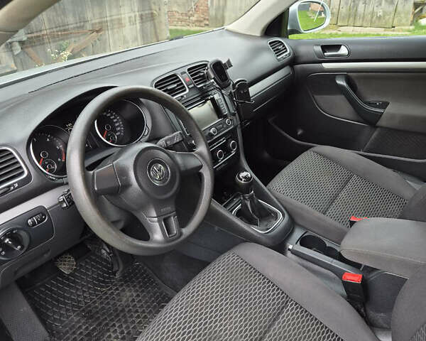 Серый Фольксваген Гольф, объемом двигателя 1.6 л и пробегом 219 тыс. км за 8888 $, фото 17 на Automoto.ua