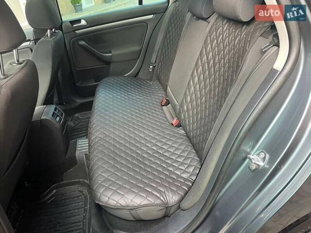 Серый Фольксваген Гольф, объемом двигателя 1.97 л и пробегом 300 тыс. км за 9200 $, фото 32 на Automoto.ua