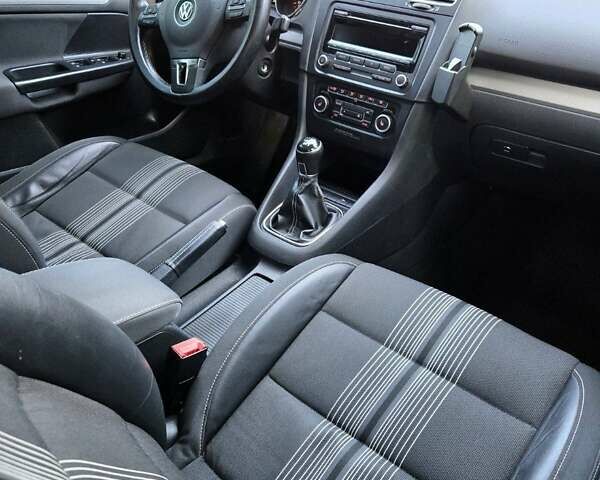 Сірий Фольксваген Гольф, об'ємом двигуна 1.39 л та пробігом 208 тис. км за 7999 $, фото 57 на Automoto.ua