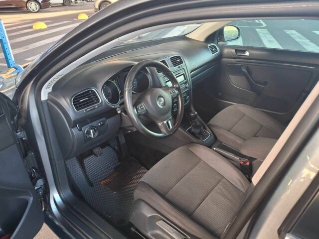 Серый Фольксваген Гольф, объемом двигателя 1.6 л и пробегом 273 тыс. км за 7500 $, фото 12 на Automoto.ua